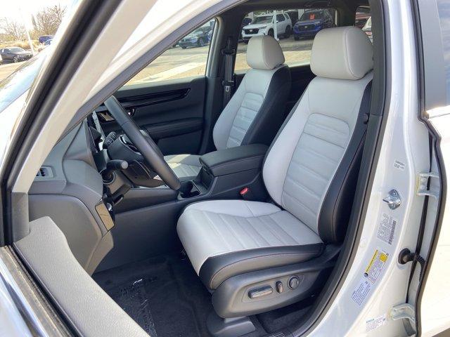 Photo of 2025 Platinum White Pearl Honda CR-V Hybrid