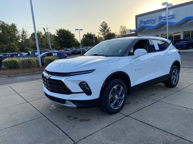 Photo of 2023 Summit White Chevrolet Blazer