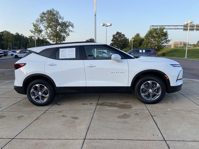 Photo of 2023 Summit White Chevrolet Blazer