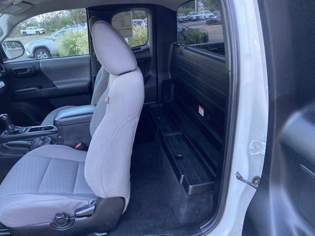 Photo of 2021 Super White Toyota Tacoma