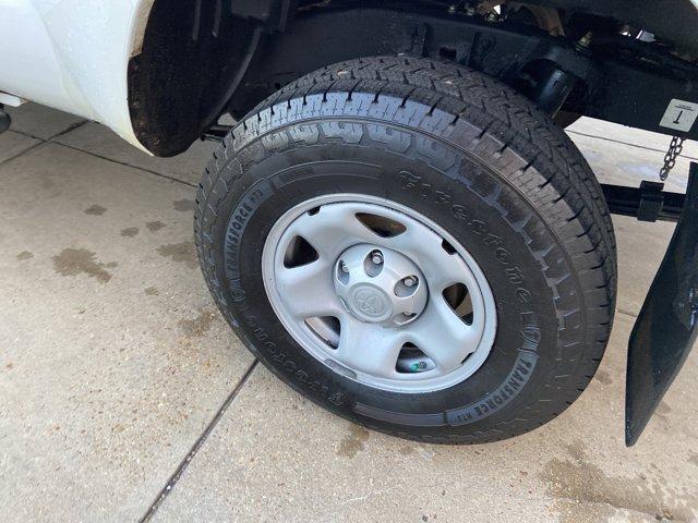 Photo of 2021 Super White Toyota Tacoma