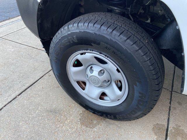 Photo of 2021 Super White Toyota Tacoma