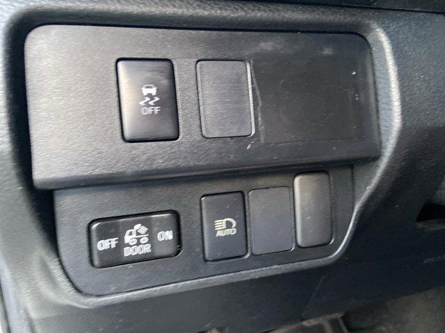 Photo of 2021 Super White Toyota Tacoma