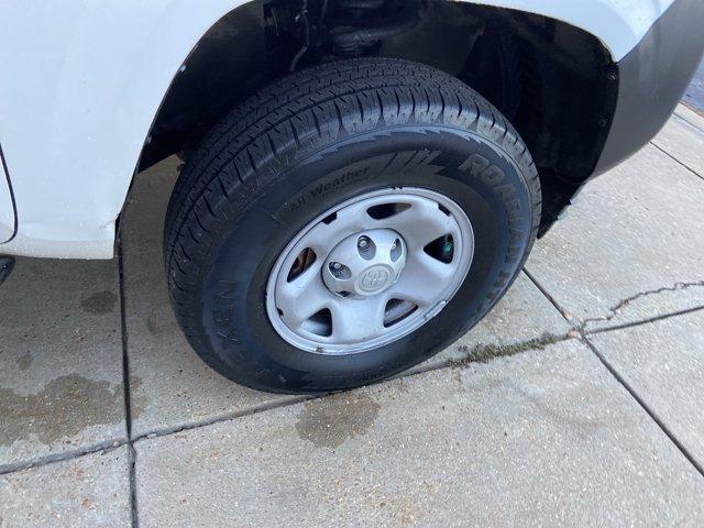 Photo of 2021 Super White Toyota Tacoma