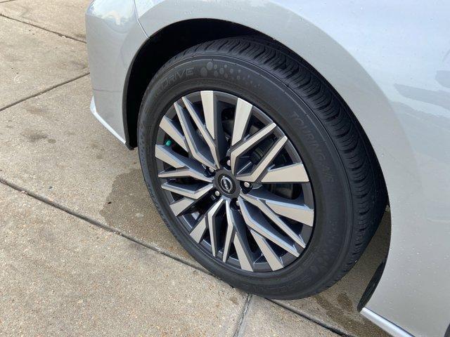Photo of 2023 Brilliant Silver Metallic Nissan Altima