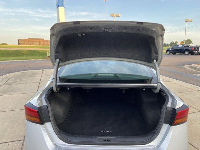 Photo of 2023 Brilliant Silver Metallic Nissan Altima