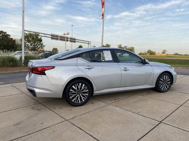 Photo of 2023 Brilliant Silver Metallic Nissan Altima