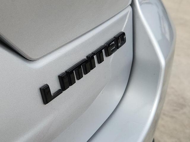 Photo of 2024 Silver Jeep Grand Cherokee