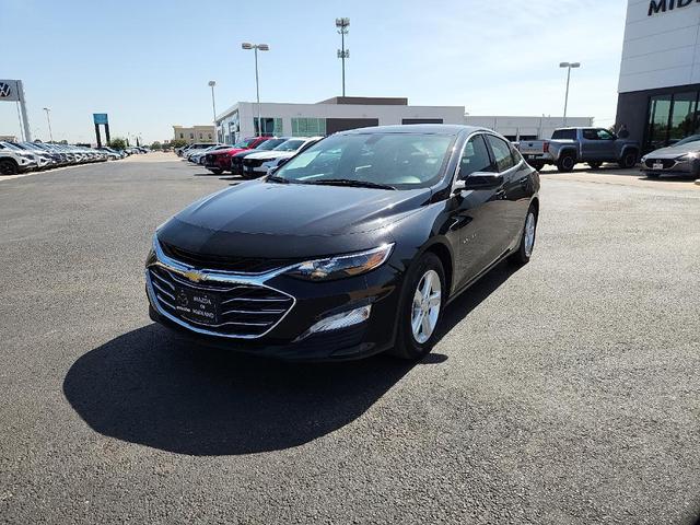 Photo of 2022 Black Chevrolet Malibu