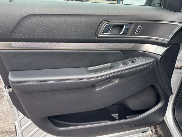 Photo of 2019 Ingot Silver Ford Explorer