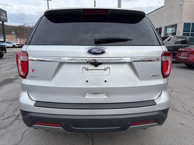 Photo of 2019 Ingot Silver Ford Explorer
