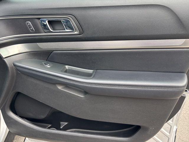 Photo of 2019 Ingot Silver Ford Explorer