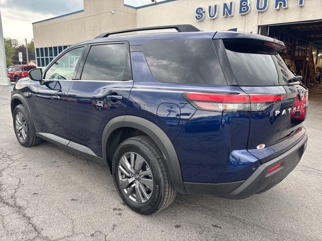 Photo of 2025 Deep Ocean Blue Nissan Pathfinder
