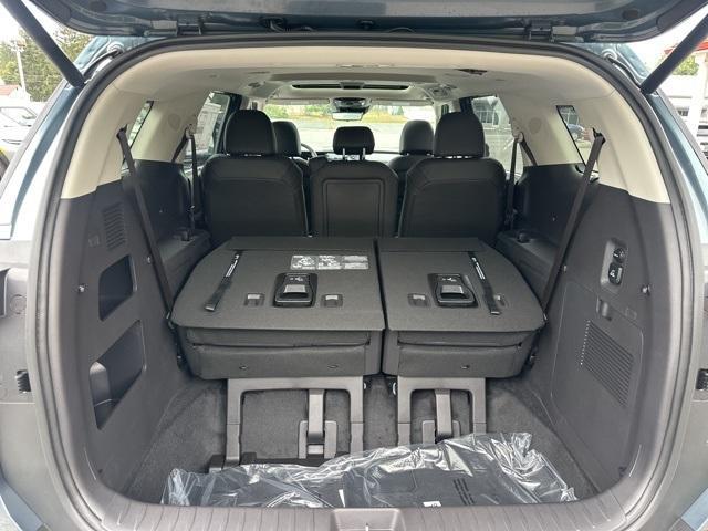Photo of 2026 Blue Kia Carnival Hybrid