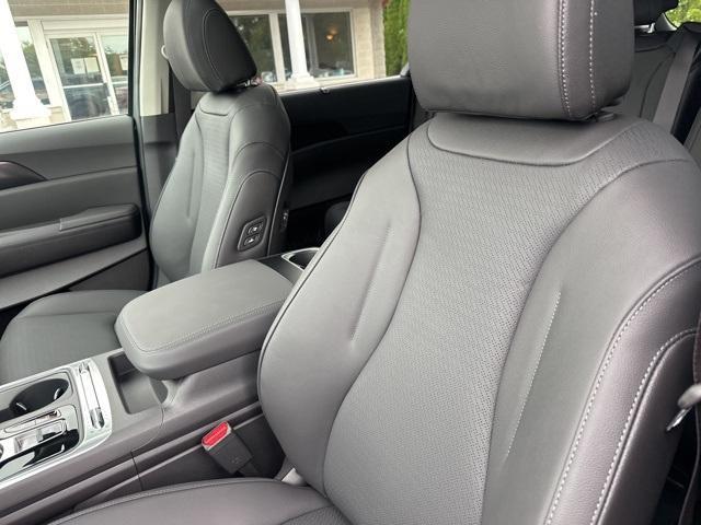 Photo of 2026 Blue Kia Carnival Hybrid