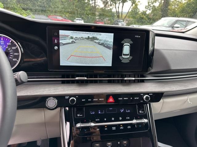 Photo of 2024 Ceramic Silver Kia Carnival