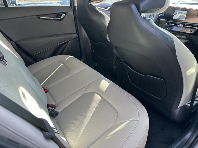 Photo of 2025 Steel Gray Kia Niro