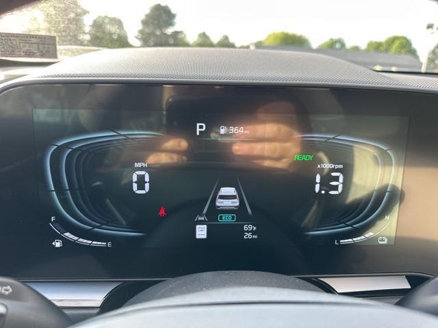 Photo of 2025 Steel Gray Kia Niro