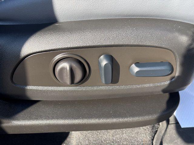 Photo of 2024 Summit White Buick Enclave