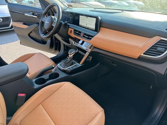 Photo of 2025 Fusion Orange Kia Seltos