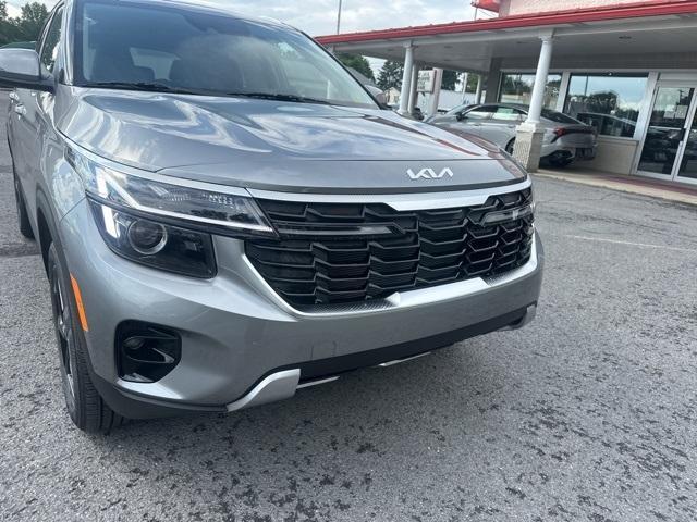 Photo of 2025 Steel Gray Kia Seltos