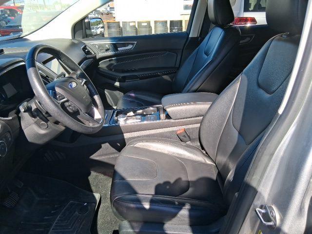 Photo of 2020 Iconic Silver Metallic Ford Edge