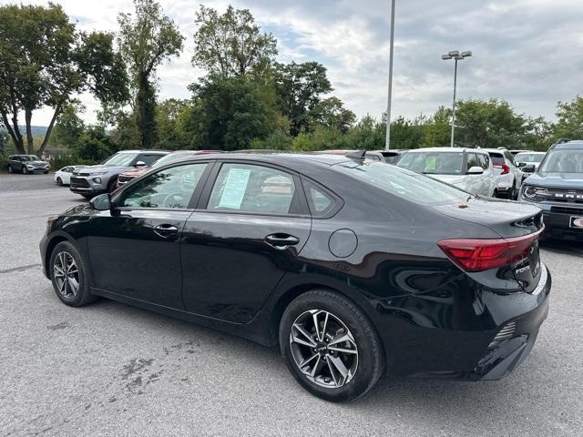 Photo of 2024 Aurora Black Pearl Kia Forte