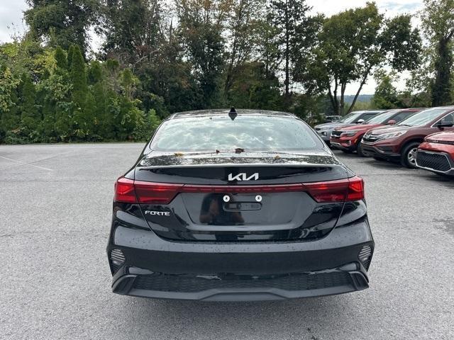 Photo of 2024 Aurora Black Pearl Kia Forte