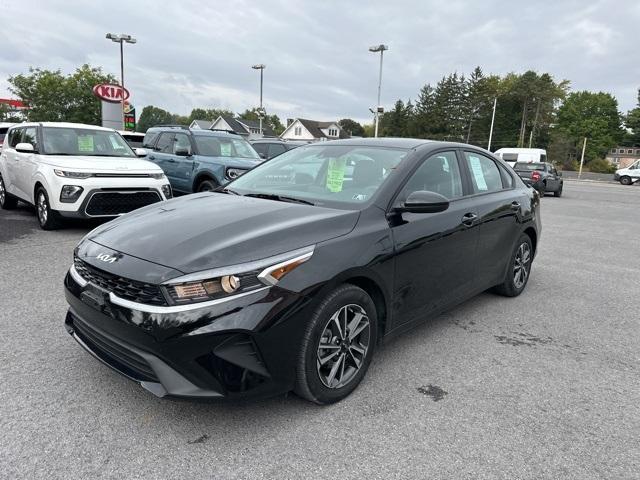 Photo of 2024 Aurora Black Pearl Kia Forte