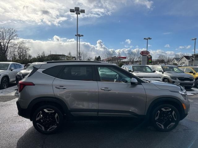 Photo of 2025 Steel Gray Kia Seltos
