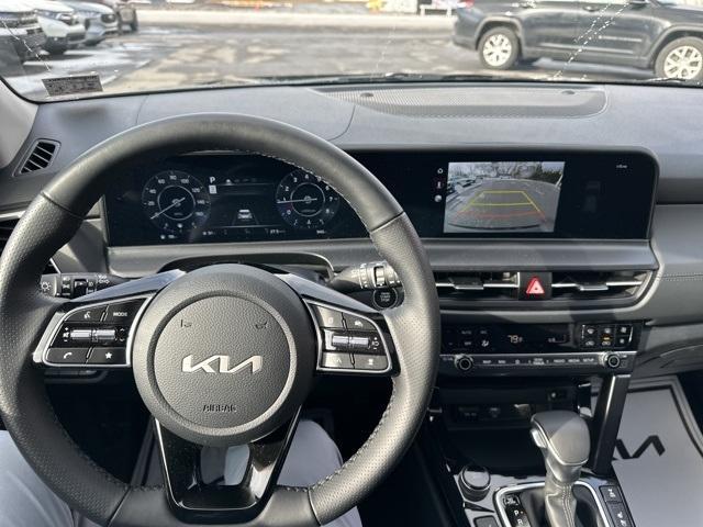 Photo of 2025 Steel Gray Kia Seltos