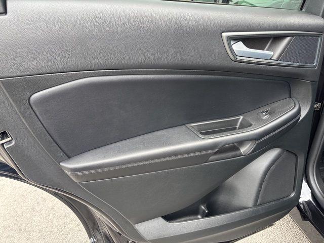 Photo of 2024 Black Metallic Ford Edge