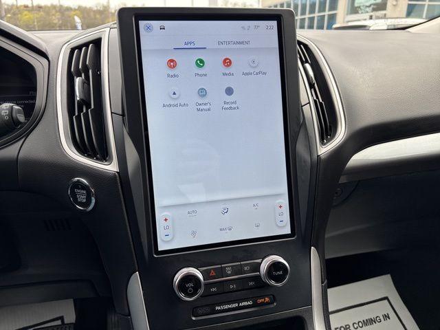 Photo of 2024 Black Metallic Ford Edge