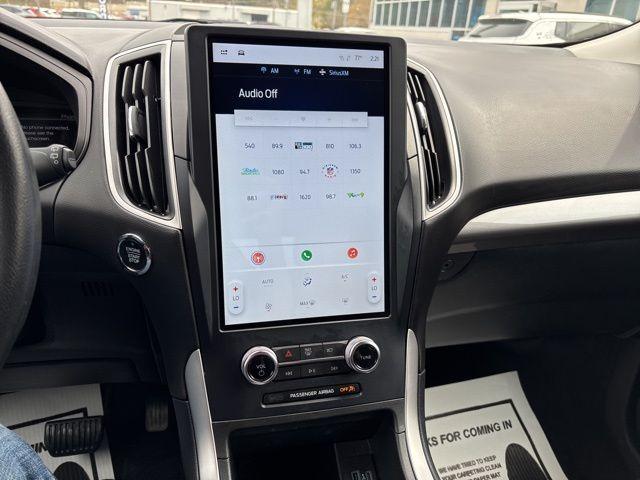 Photo of 2024 Black Metallic Ford Edge