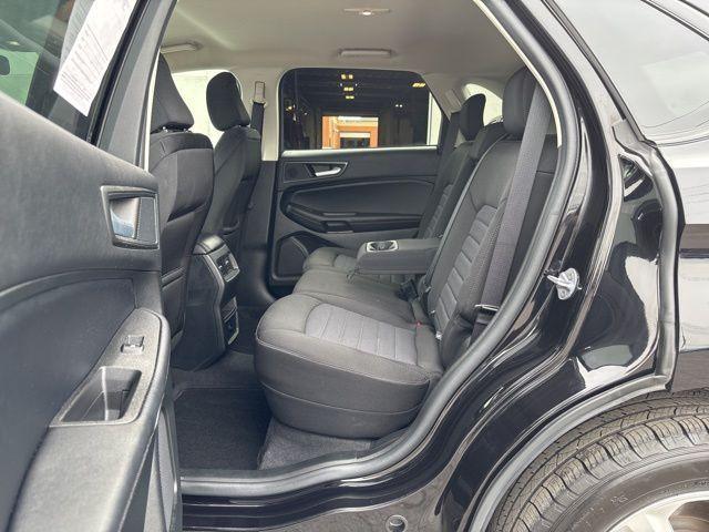 Photo of 2024 Black Metallic Ford Edge