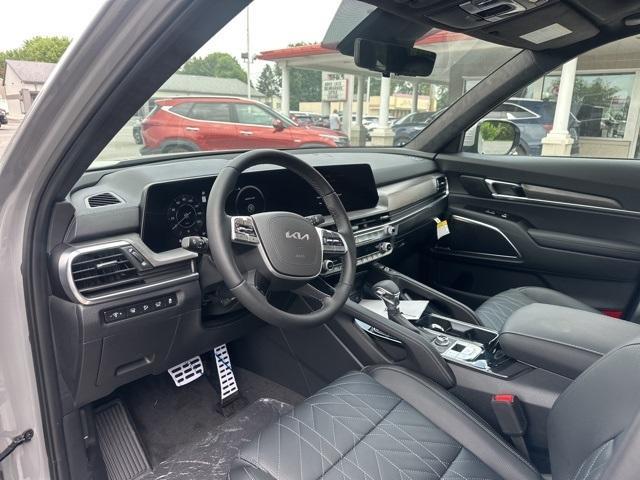 Photo of 2025 Wolf Gray Kia Telluride