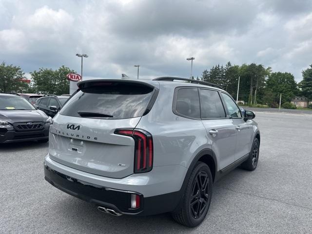 Photo of 2025 Wolf Gray Kia Telluride
