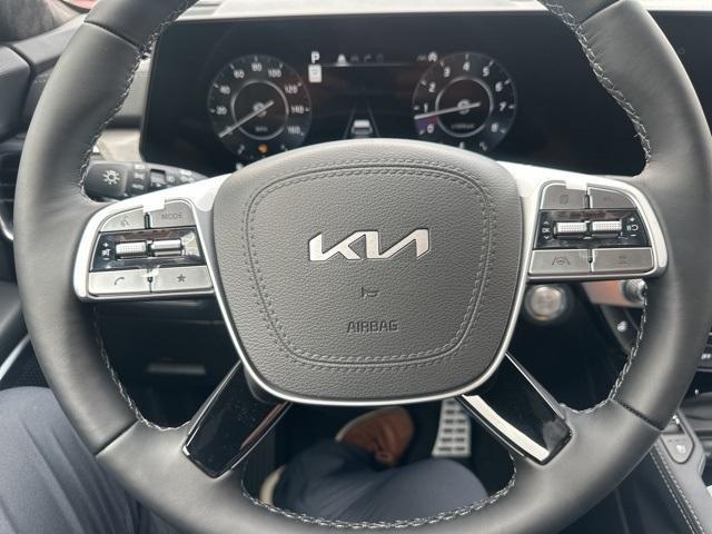 Photo of 2025 Wolf Gray Kia Telluride