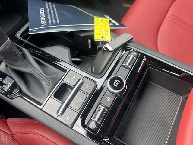 Photo of 2025 Wolf Gray Kia K5
