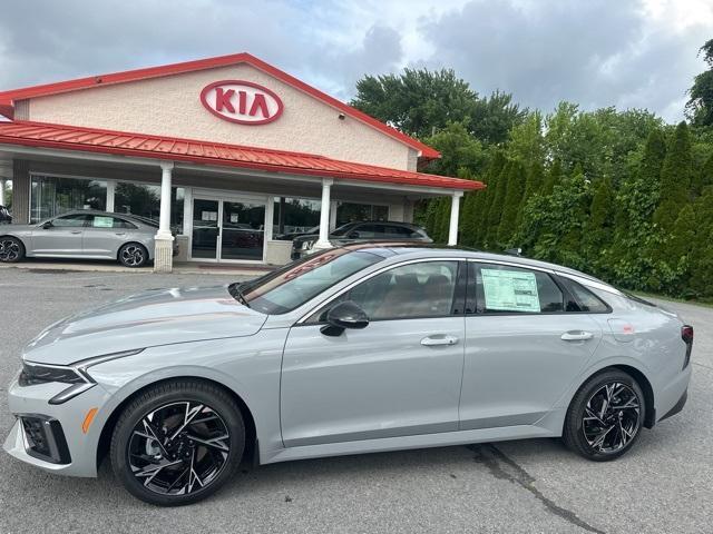 Photo of 2025 Wolf Gray Kia K5