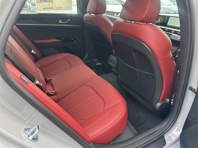 Photo of 2025 Wolf Gray Kia K5