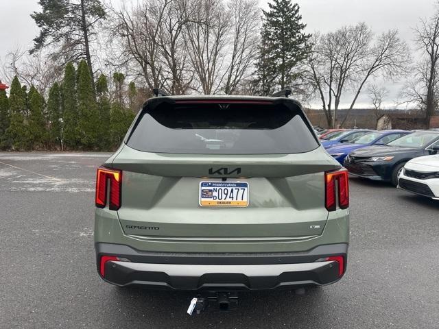 Photo of 2025 Jungle Green Kia Sorento