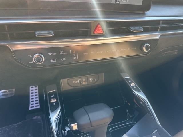 Photo of 2026 Ivory Silver Kia Sorento