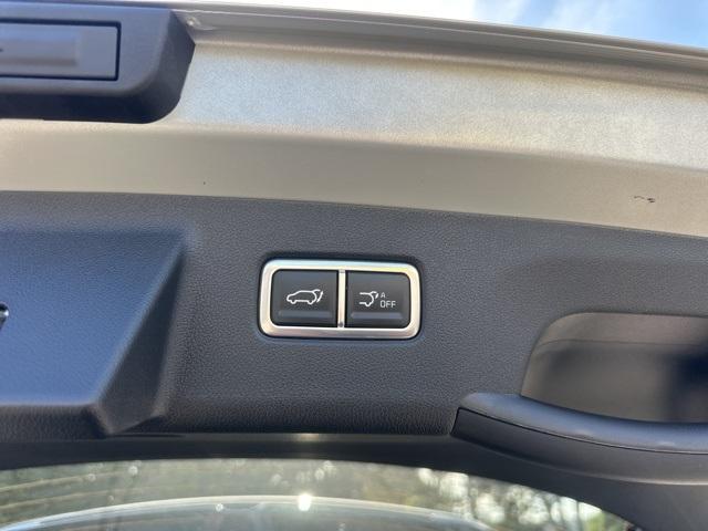 Photo of 2026 Ivory Silver Kia Sorento