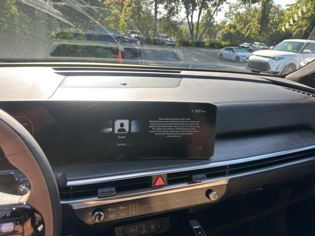 Photo of 2026 Ivory Silver Kia Sorento