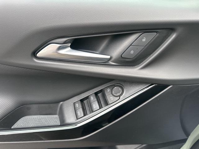Photo of 2025 Green Chevrolet Equinox