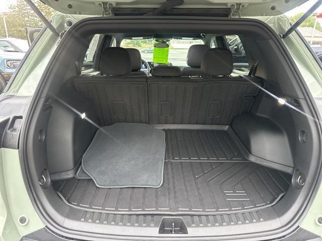 Photo of 2025 Green Chevrolet Equinox