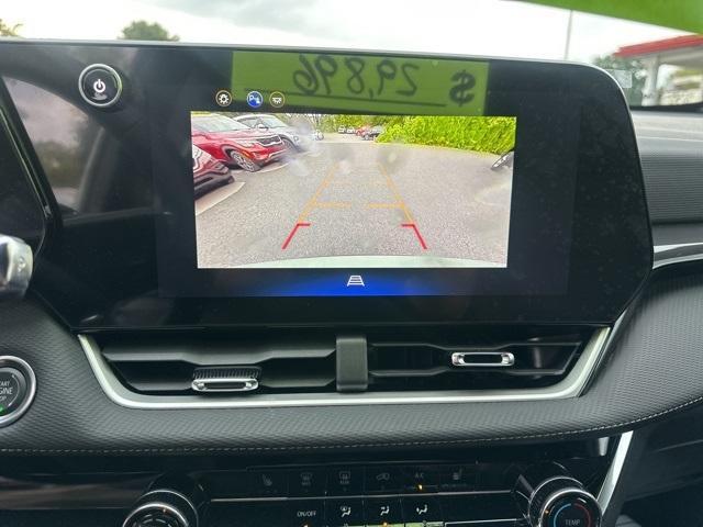 Photo of 2025 Green Chevrolet Equinox