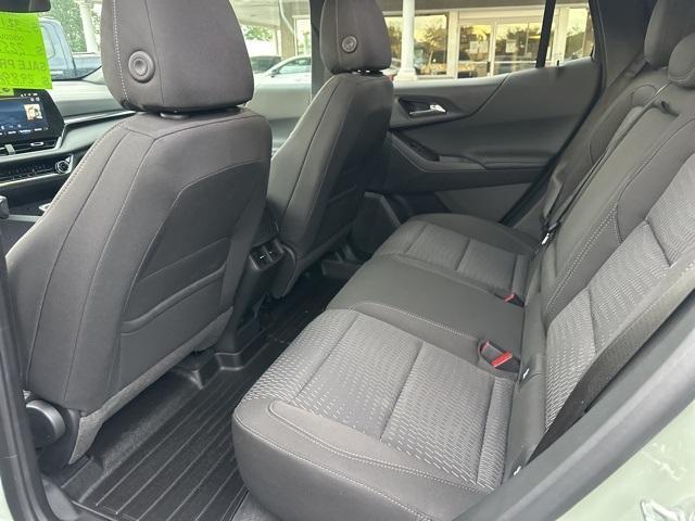 Photo of 2025 Green Chevrolet Equinox