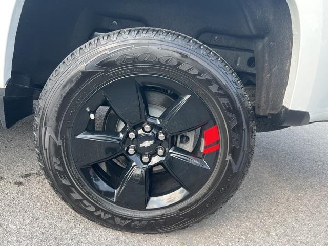 Photo of 2021 Summit White Chevrolet Colorado